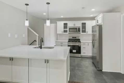 947 East 169th Street South Holland IL 60473