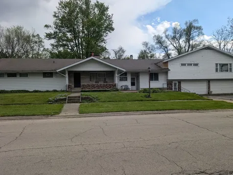 704 West Mckinley Street Harvard IL 60033