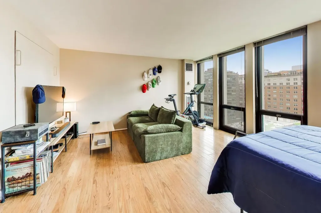 1 East Scott Street Chicago IL 60610