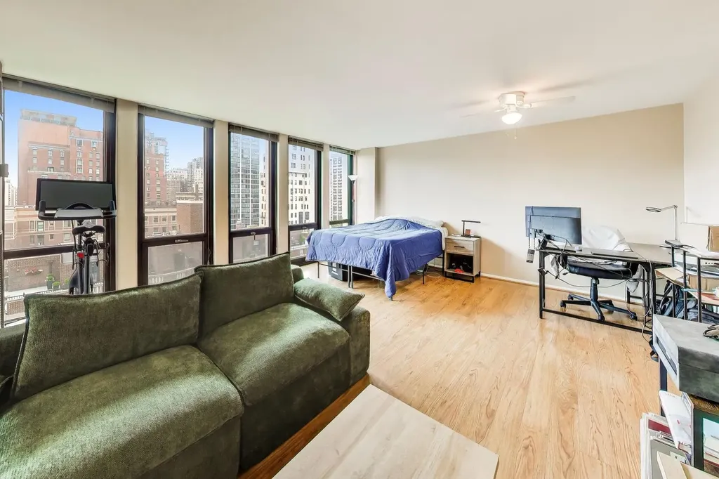 1 East Scott Street Chicago IL 60610