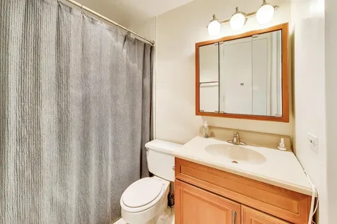 1 East Scott Street Chicago IL 60610