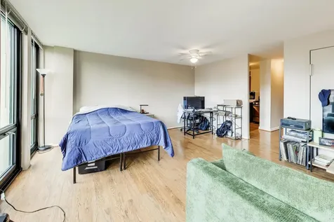 1 East Scott Street Chicago IL 60610