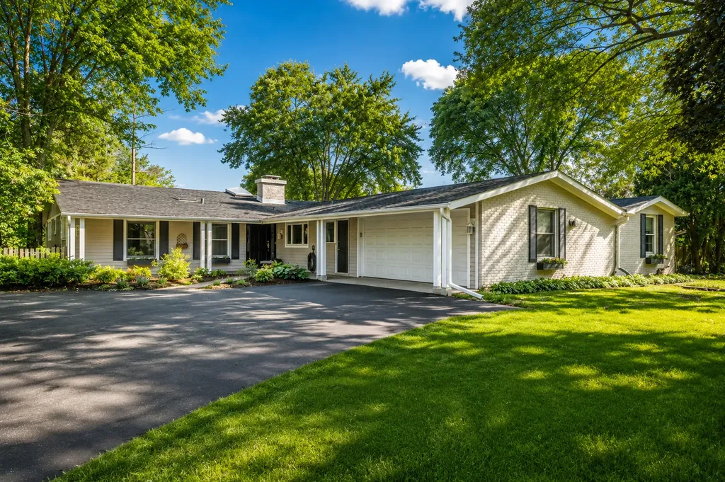 1161 Winwood Drive Lake Forest IL 60045