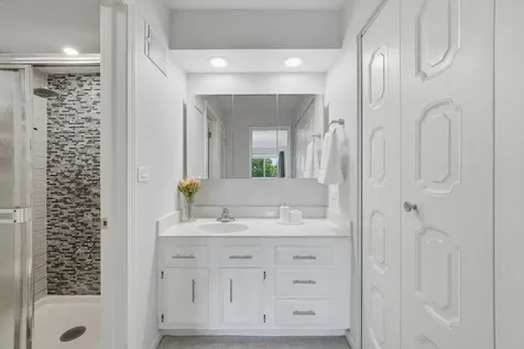 1400 North Yarmouth Place Mount Prospect IL 60056