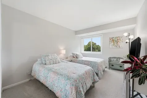 1400 North Yarmouth Place Mount Prospect IL 60056