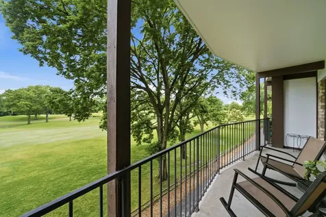 1400 North Yarmouth Place Mount Prospect IL 60056