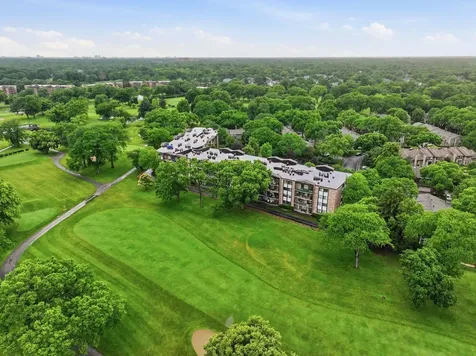 1400 North Yarmouth Place Mount Prospect IL 60056