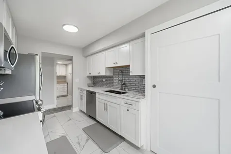 1400 North Yarmouth Place Mount Prospect IL 60056