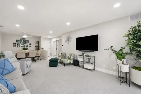 1400 North Yarmouth Place Mount Prospect IL 60056