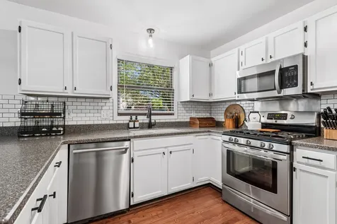 1611 Beels Court Batavia IL 60510