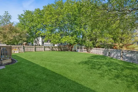 1611 Beels Court Batavia IL 60510