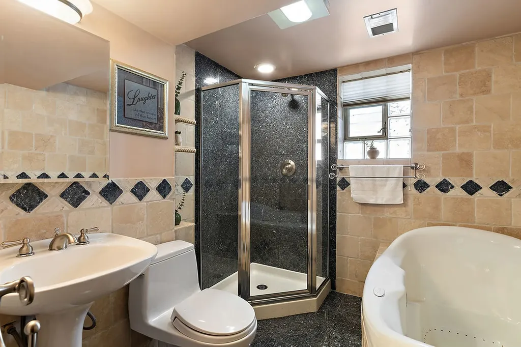 6335 North Karlov Avenue Chicago IL 60646