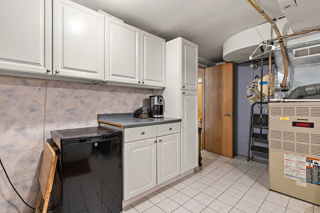 6335 North Karlov Avenue Chicago IL 60646