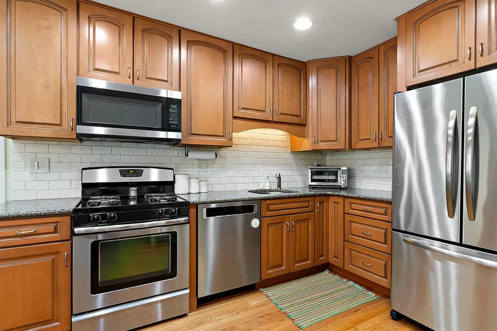 6335 North Karlov Avenue Chicago IL 60646