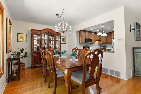 6335 North Karlov Avenue Chicago IL 60646