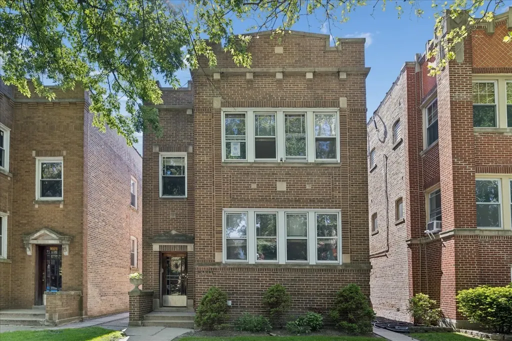 5030 North Ridgeway Avenue Chicago IL 60625