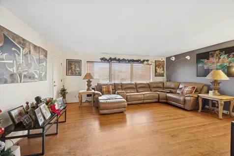 2626 Flossmoor Road Flossmoor IL 60422