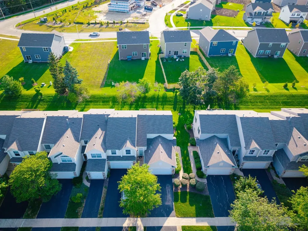 1909 Misty Ridge Lane Aurora IL 60503