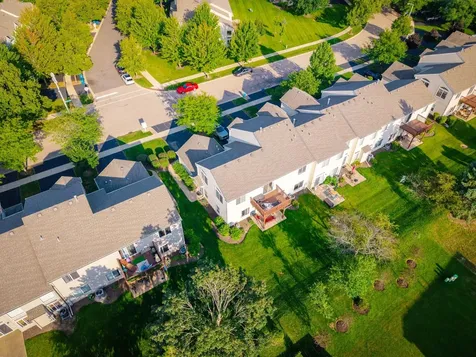 1909 Misty Ridge Lane Aurora IL 60503