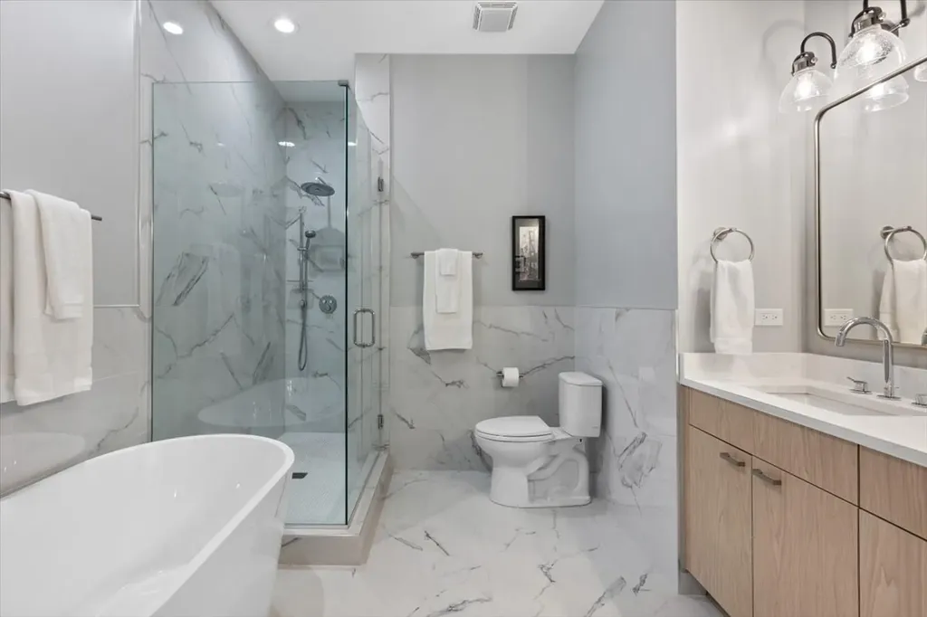 4939 North Damen Avenue Chicago IL 60625