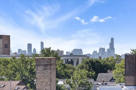 4939 North Damen Avenue Chicago IL 60625