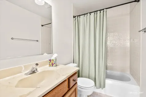 109 Bobolink Drive Grayslake IL 60030