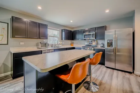 450 Cardinal Way Hampshire IL 60140