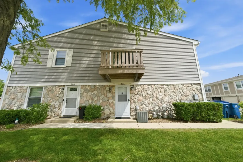 206 Nantucket Harbor Schaumburg IL 60193