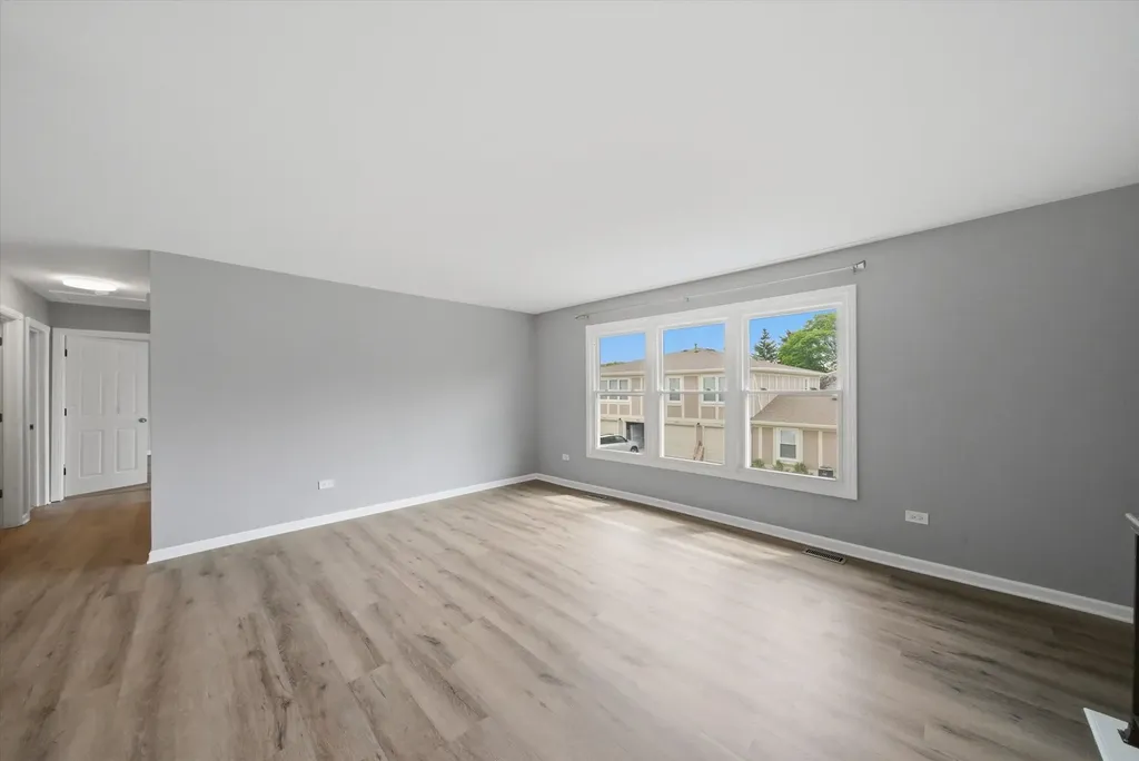 206 Nantucket Harbor Schaumburg IL 60193