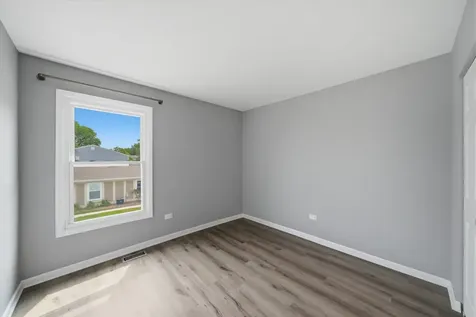 206 Nantucket Harbor Schaumburg IL 60193