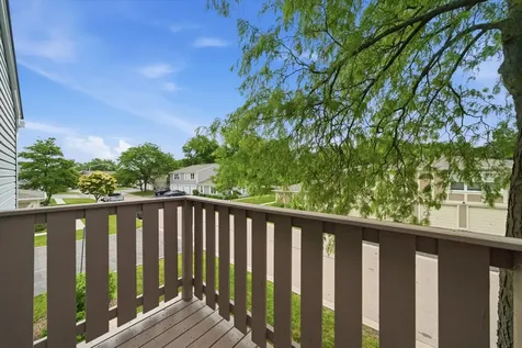 206 Nantucket Harbor Schaumburg IL 60193