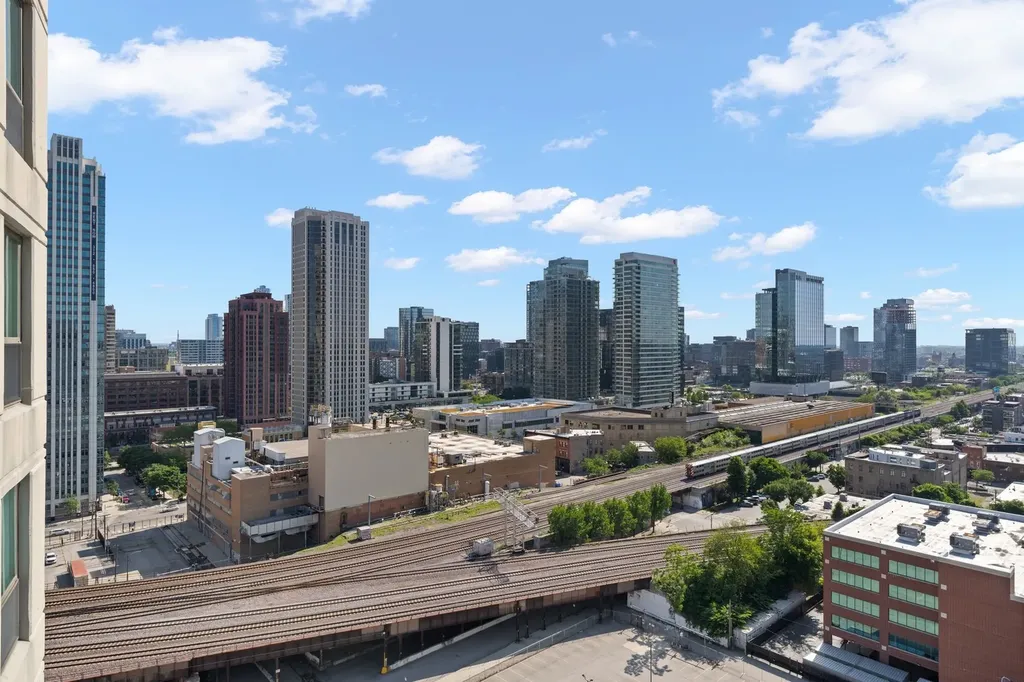 501 North Clinton Street Chicago IL 60654