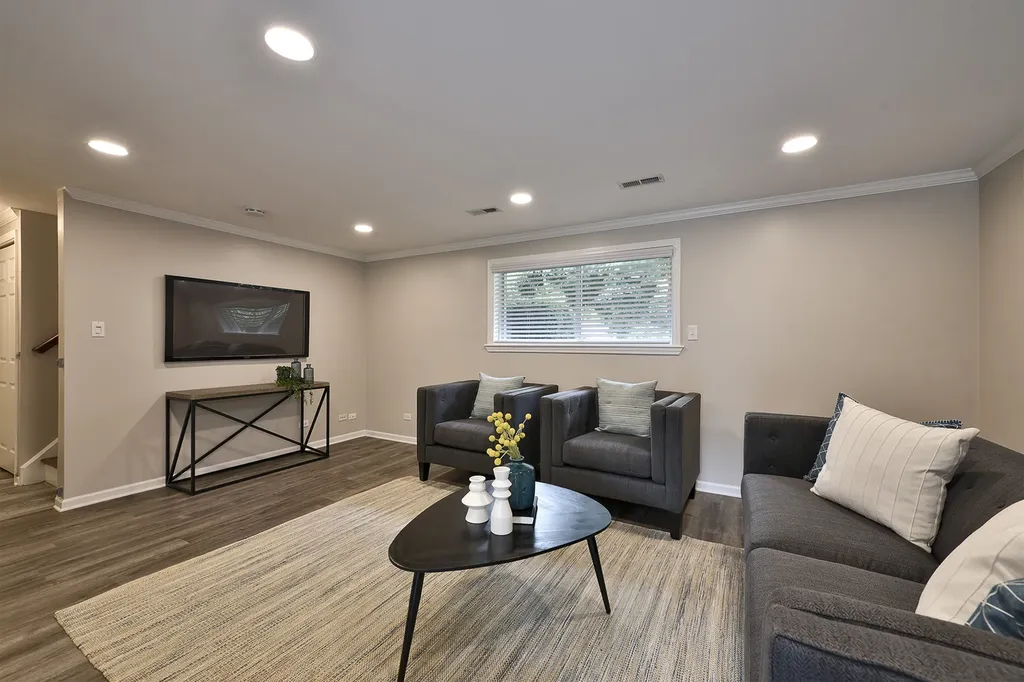 1328 Cabot Lane Schaumburg IL 60193