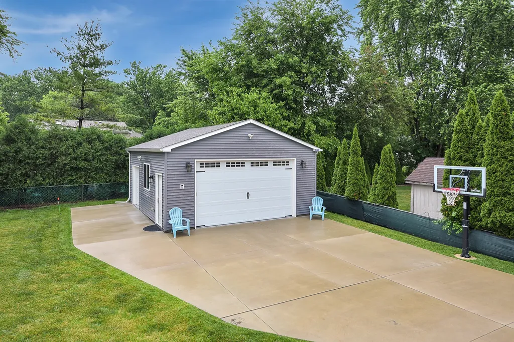 1328 Cabot Lane Schaumburg IL 60193