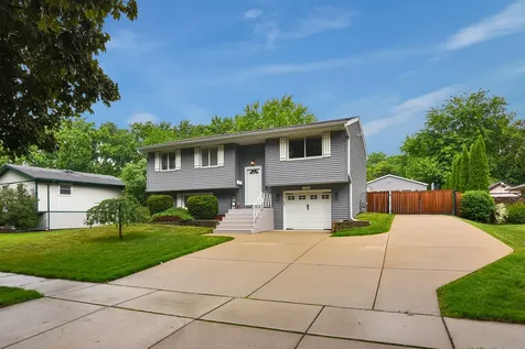 1328 Cabot Lane Schaumburg IL 60193