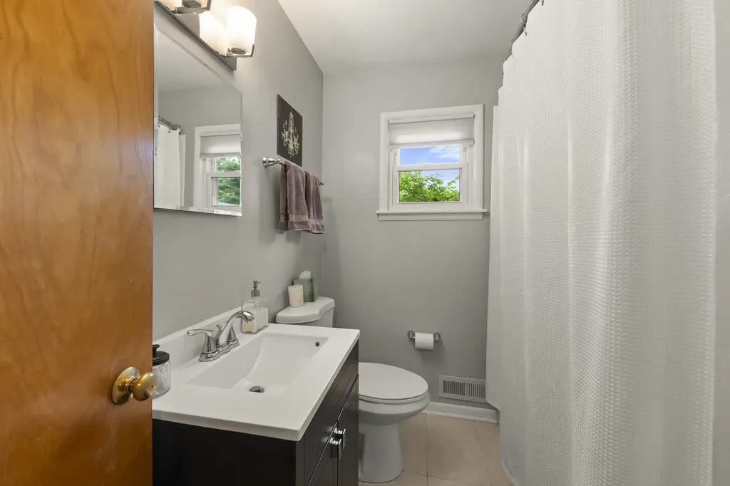 1106 Lyford Lane Wheaton IL 60187