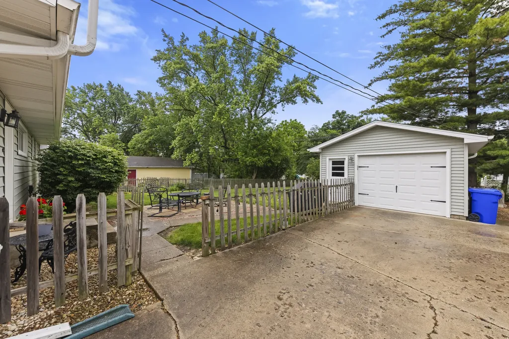 1106 Lyford Lane Wheaton IL 60187