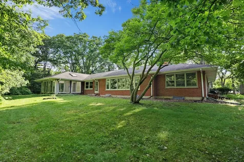 7N161 Hickory Lane St. Charles IL 60174