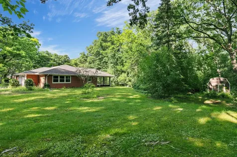 7N161 Hickory Lane St. Charles IL 60174