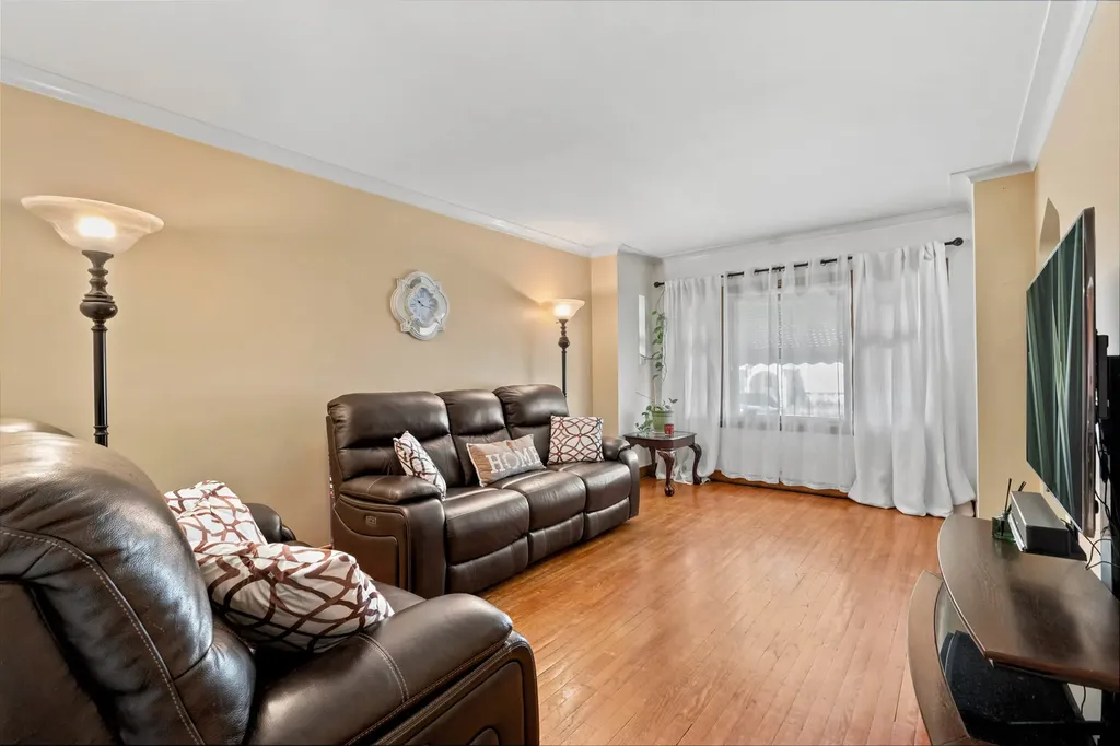 4319 South Karlov Avenue Chicago IL 60632