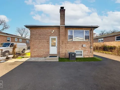 10643 South 83rd Avenue Palos Hills IL 60465