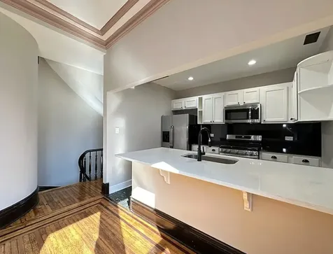 238 South Ashland Avenue Chicago IL 60607