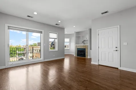 529 North Racine Avenue Chicago IL 60642