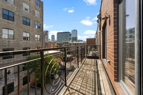 529 North Racine Avenue Chicago IL 60642