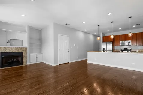 529 North Racine Avenue Chicago IL 60642