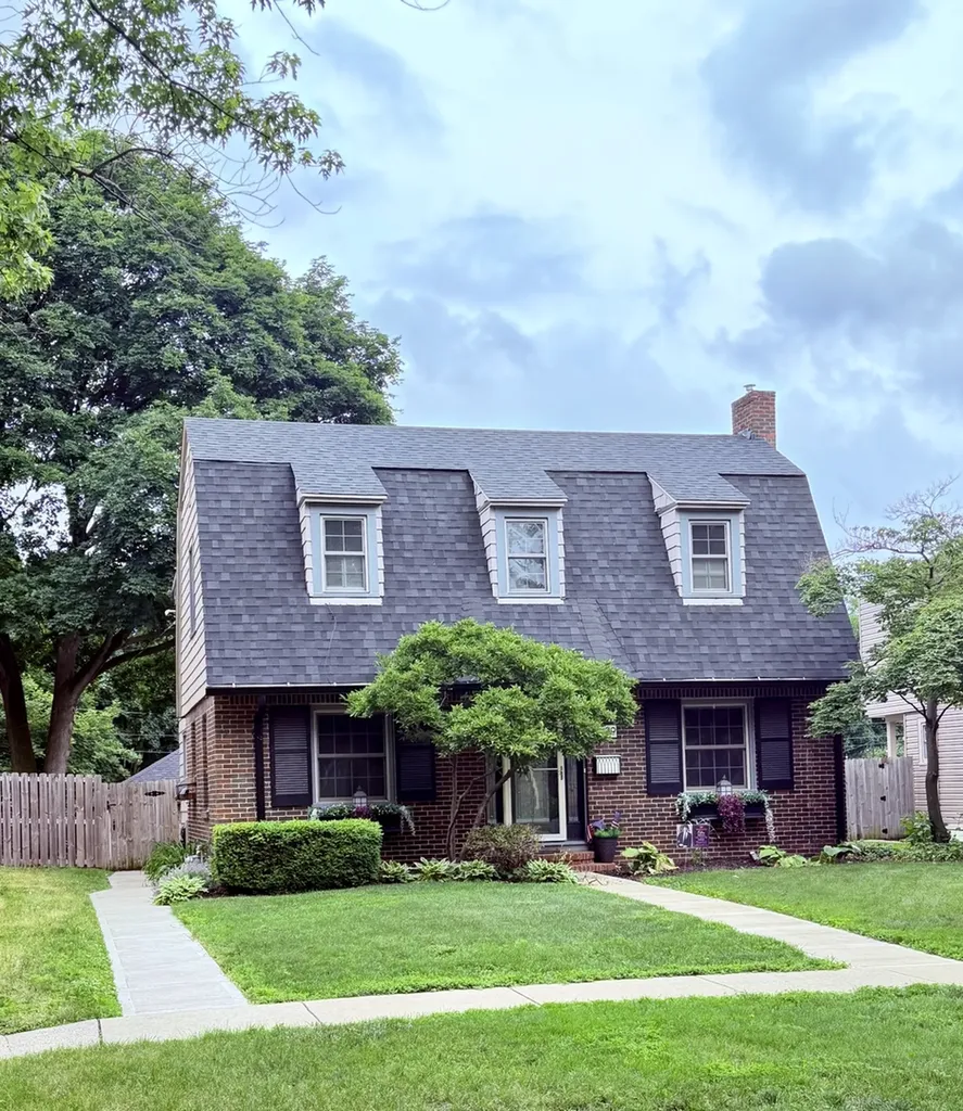 2029 Clinton Street Rockford IL 61103