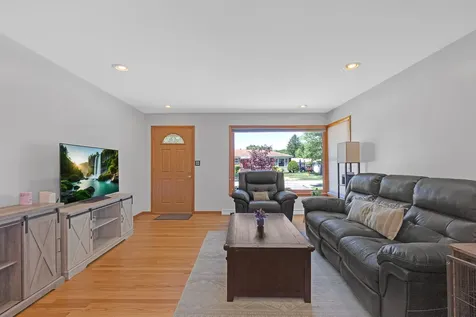 145 Princeton Street Des Plaines IL 60016
