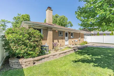 145 Princeton Street Des Plaines IL 60016