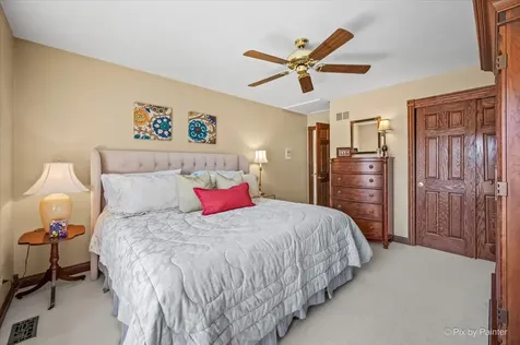 554 West Rosiland Drive N Palatine IL 60074