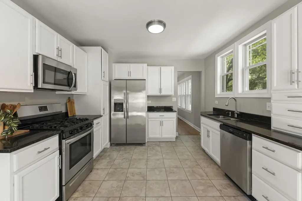 501 South Wisconsin Avenue Villa Park IL 60181